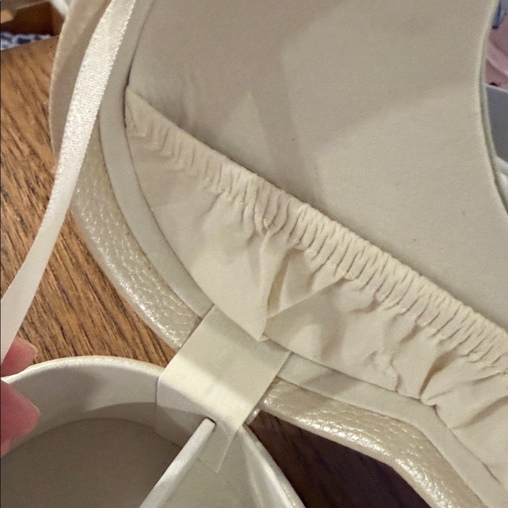 Elegant Cream Heart-Shaped Jewelry Box - Picture 12 of 12